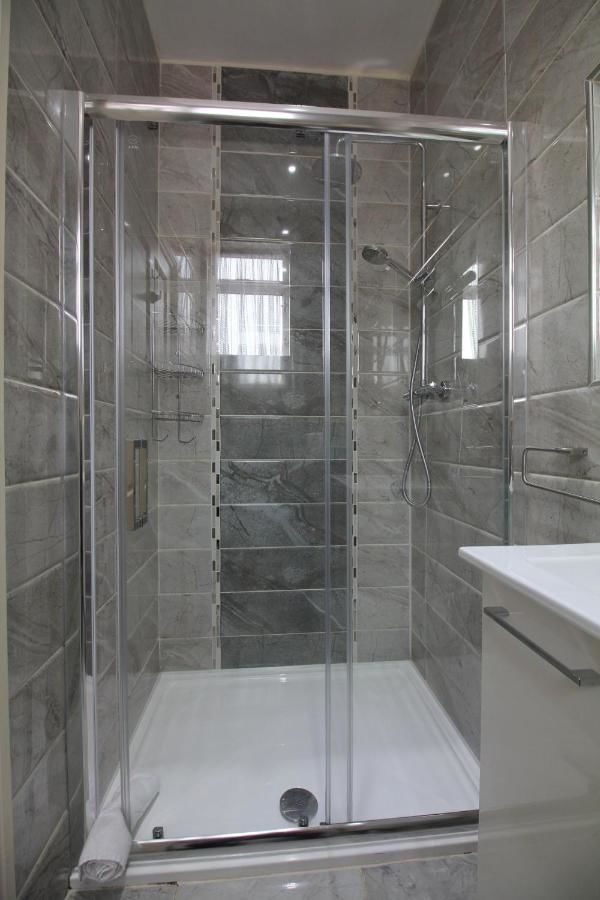 Гостевой дом Donnybrook Hall Дублин-30